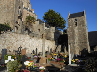 clocher depuis le cimetière.JPG